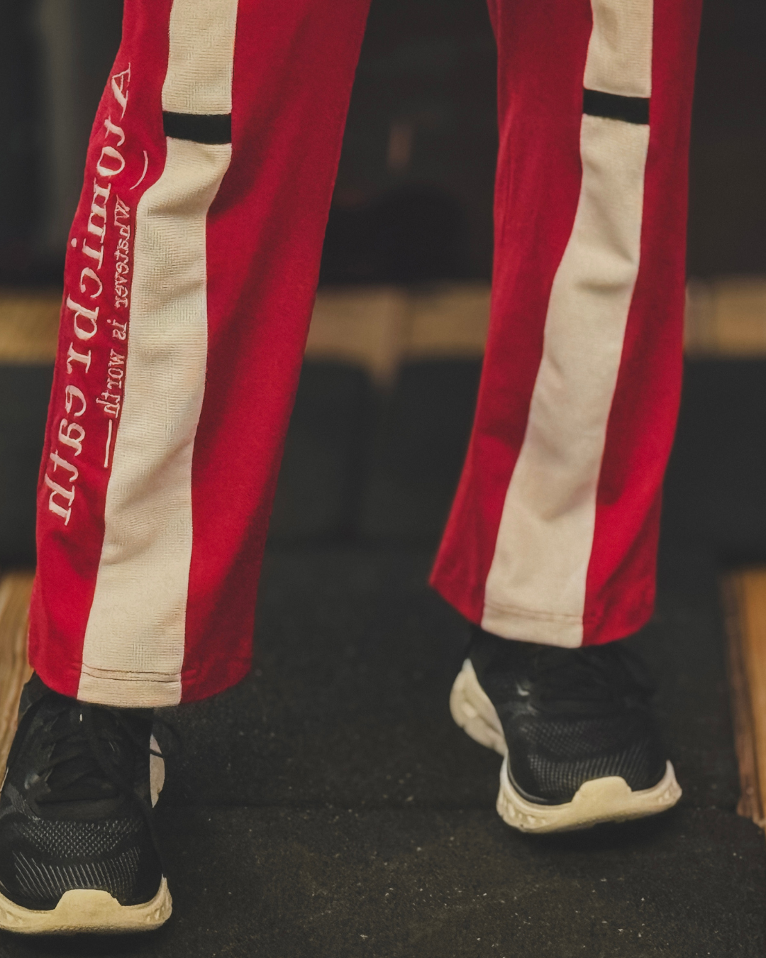 RED SIGNATURE PANTS